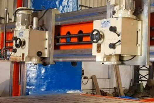 Additional 2 Nos. Milling Head on Cross Saddle