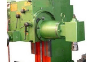 Horizontal Borer Machine (Table Type) 4 MILLING ATTACHMENT